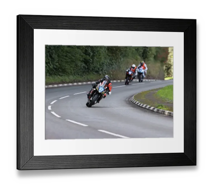 Framed Print : Andy Whale Aprilia) at Quarry Bends 2022 Senior Manx Grand Prix Framed Print : Andy Whale Aprilia) at Quarry Bends 2022 Senior Manx Grand Prix