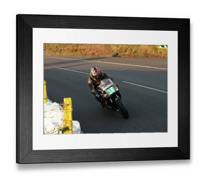 Framed Print : Leon Murphy Kawasaki 2022 Junior Manx Grand prix Framed Print : Leon Murphy Kawasaki 2022 Junior Manx Grand prix