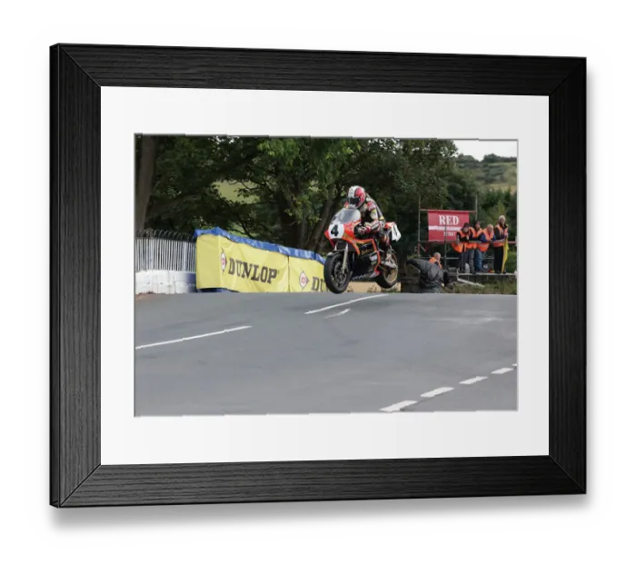 Framed Print : Michael Rutter Suzuki 2022 Classic Superbike Manx Grand Prix Framed Print : Michael Rutter Suzuki 2022 Classic Superbike Manx Grand Prix