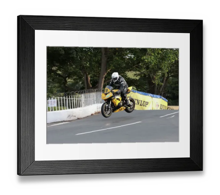 Framed Print : Shaun Evans Kawasaki 2022 Senior Manx Grand Prix Framed Print : Shaun Evans Kawasaki 2022 Senior Manx Grand Prix