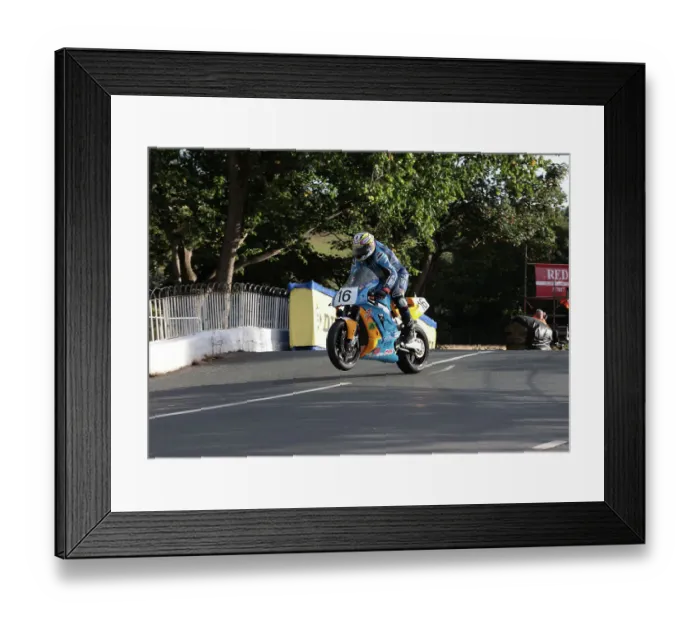 Framed Print : Dennis Booth (Kawasaki) at Ballaugh Bridge 2022 Classic Superbike Manx Grand Prix Framed Print : Dennis Booth (Kawasaki) at Ballaugh Bridge 2022 Classic Superbike Manx Grand Prix