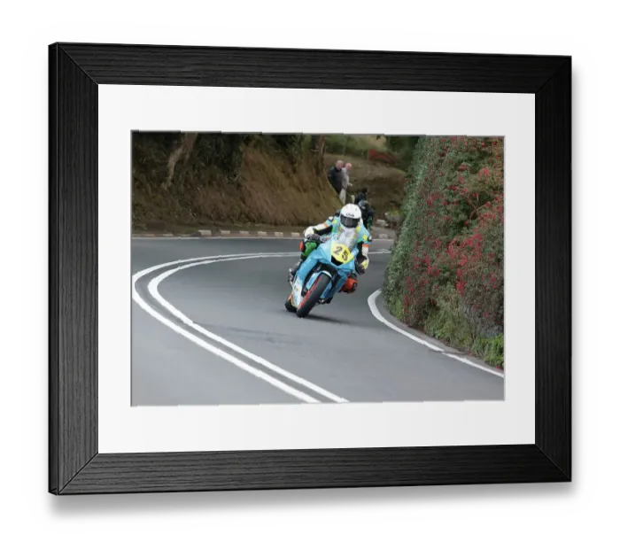 Framed Print : James Ford Yamaha 2022 Senior Manx Grand Prix Framed Print : James Ford Yamaha 2022 Senior Manx Grand Prix