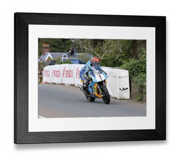 Framed Print : David Johnson Suzuki 2022 ClassicSuperbike Manx Grand Prix Framed Print : David Johnson Suzuki 2022 ClassicSuperbike Manx Grand Prix