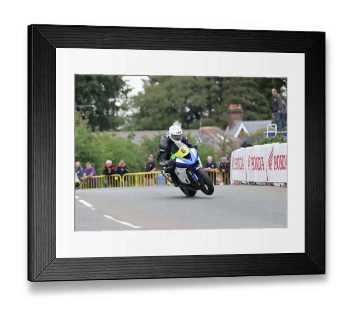Framed Print : Tom Robinson Kawasaki 2022 Senior Manx Grand Prix