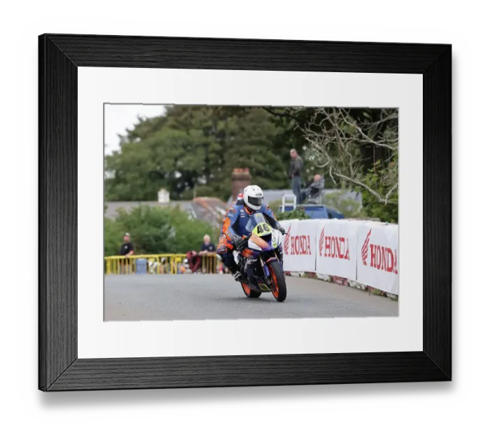 Framed Print : Ben Plant Kawasaki 2022 Senior Manx Grand Prix Framed Print : Ben Plant Kawasaki 2022 Senior Manx Grand Prix