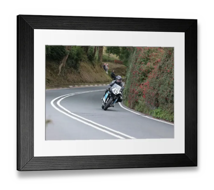Framed Print : Alan Oversby Suzuki 2022 Classic Superbike Manx Grand Prix