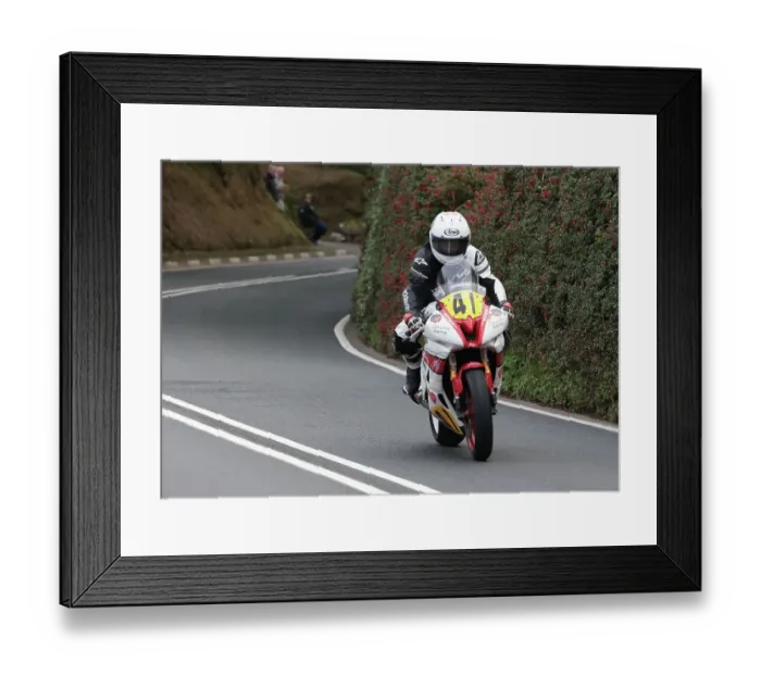 Framed Print : Justin Collins Yamaha 2022 Senior Manx Grand Prix Framed Print : Justin Collins Yamaha 2022 Senior Manx Grand Prix