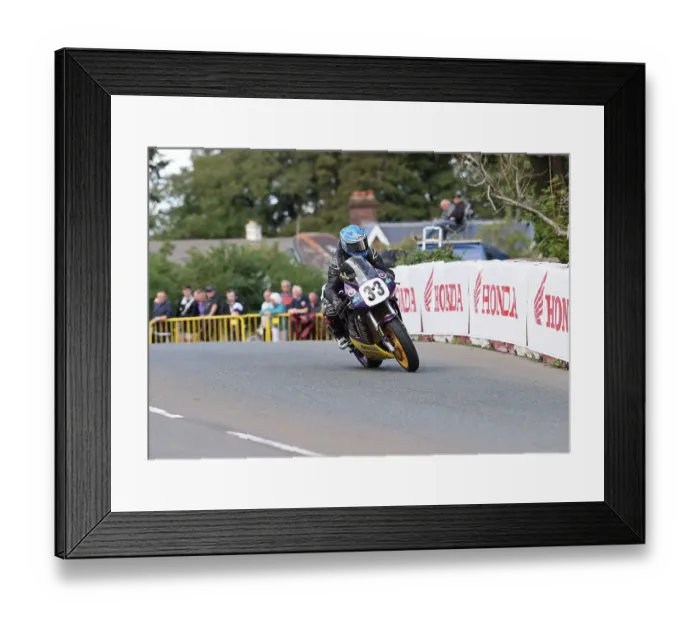 Framed Print : Dan Ingham Suzuki 2022 Classic Superbike Manx Grand Prix