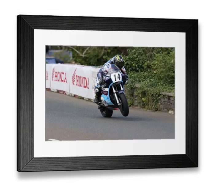 Framed Print : Sam West Suzuki 2022 Classic Superbike Manx Grand Prix Framed Print : Sam West Suzuki 2022 Classic Superbike Manx Grand Prix
