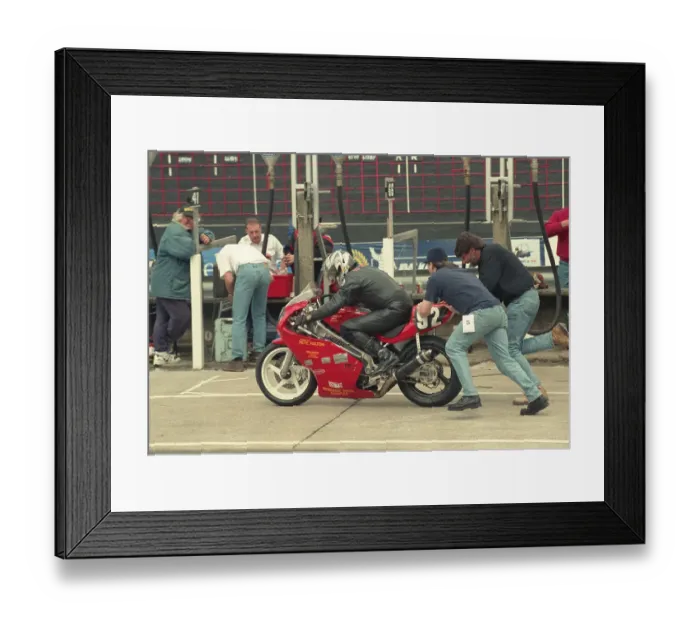 Framed Print : Steve Murray Suzuki Tigcraft 1998 Singles TT