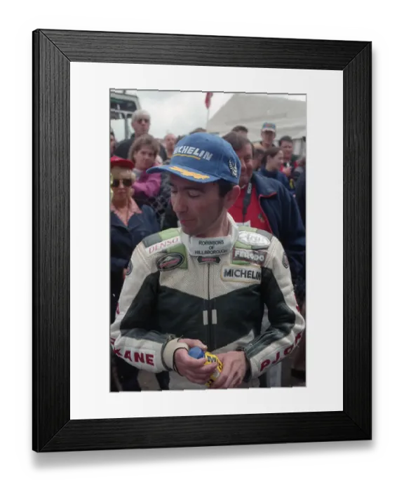 Framed Print : Robert Dunlop Honda 1998 Ultra Lightweight TT Framed Print : Robert Dunlop Honda 1998 Ultra Lightweight TT