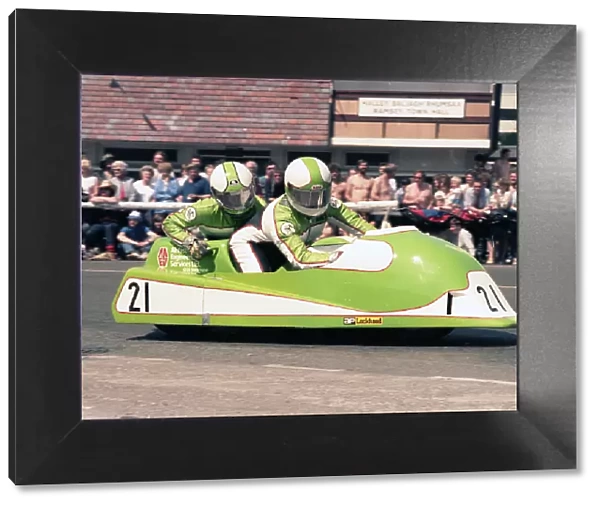 Warwick Newman Eddie Yarker Ireson Yamaha 1985 Sidecar TT