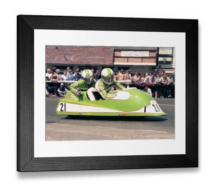 Framed Print : Warwick Newman Eddie Yarker Ireson Yamaha 1985 Sidecar TT Framed Print : Warwick Newman Eddie Yarker Ireson Yamaha 1985 Sidecar TT
