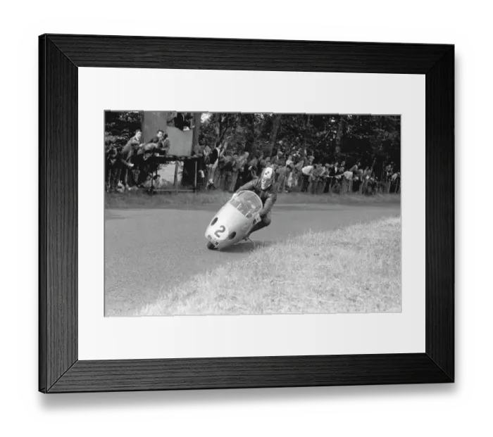 Framed Print : Umberto Masetti (MV) 1955 Lightweight Ulster Grand Prix Framed Print : Umberto Masetti (MV) 1955 Lightweight Ulster Grand Prix