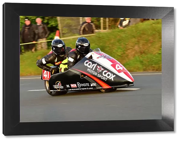 Kiwi Colin Buckley & Robin Shorter Carl Cox F2 2015 Sidecar TT
