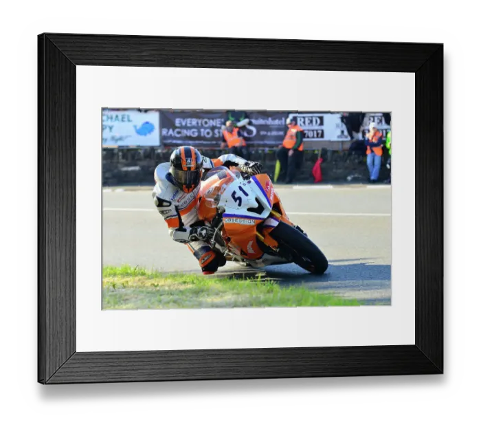 Framed Print : Dave Hewson Yamaha 2015 Supersport TT Framed Print : Dave Hewson Yamaha 2015 Supersport TT