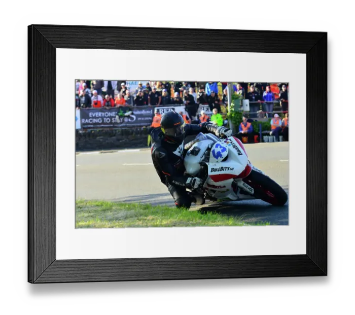 Framed Print : Derek Sheils Kawasaki 2015 Supersport TT Framed Print : Derek Sheils Kawasaki 2015 Supersport TT