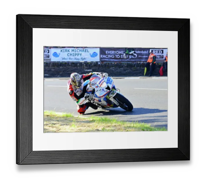 Framed Print : Dan Kneen Honda 2015 Supersport TT Framed Print : Dan Kneen Honda 2015 Supersport TT