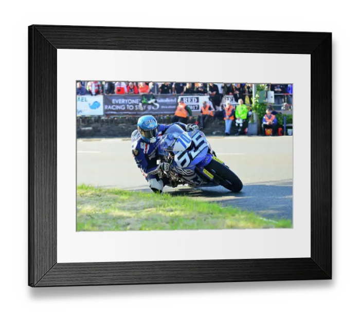Framed Print : Sam West Kawasaki 2015 Supersport TT Framed Print : Sam West Kawasaki 2015 Supersport TT