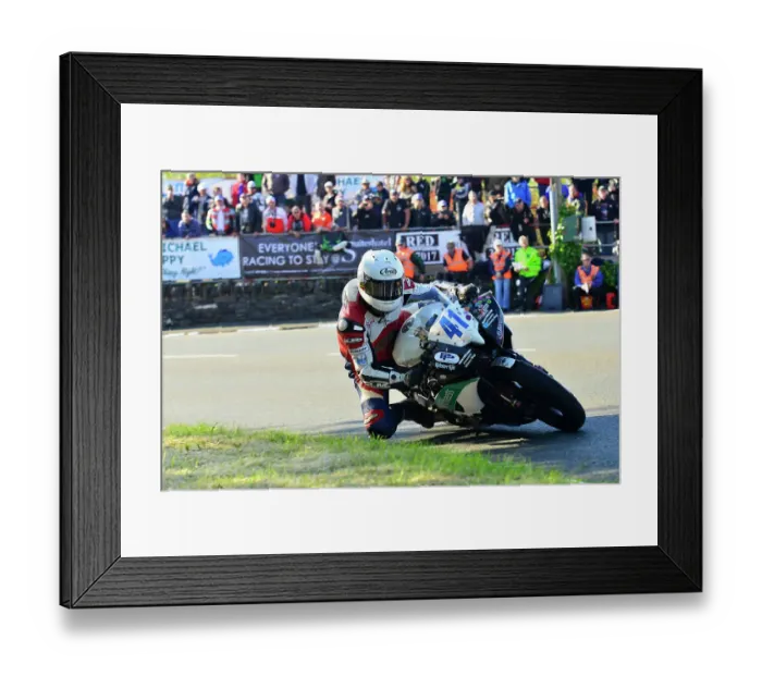 Framed Print : James Ford Yamaha 2015 Supersport TT Framed Print : James Ford Yamaha 2015 Supersport TT