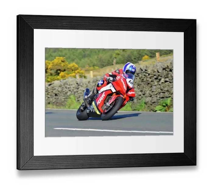 Framed Print : Keith Amor BMW 2015 Senior TT Framed Print : Keith Amor BMW 2015 Senior TT