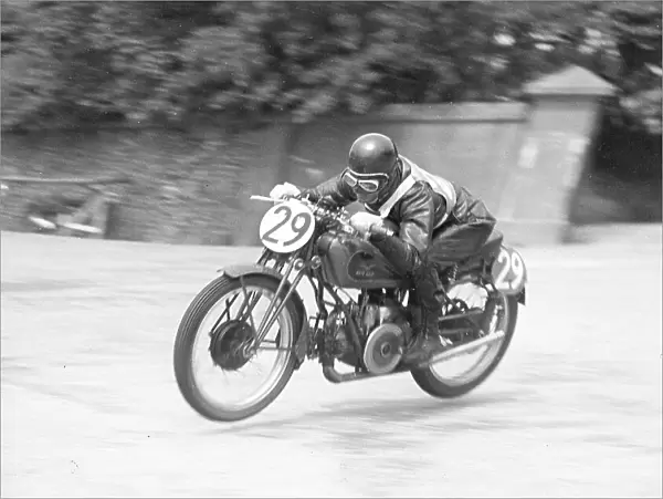Omobono Tenni (Guzzi) 1937 Lightweight TT