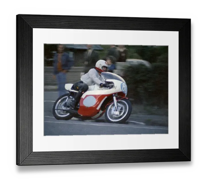 Framed Print : Steve Tonkin Yamaha 1973 Junior Manx Grand Prix Framed Print : Steve Tonkin Yamaha 1973 Junior Manx Grand Prix
