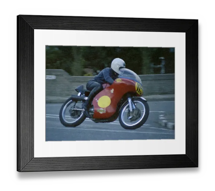 Framed Print : David Whittaker Norton 1973 Senior Manx Grand Prix Framed Print : David Whittaker Norton 1973 Senior Manx Grand Prix