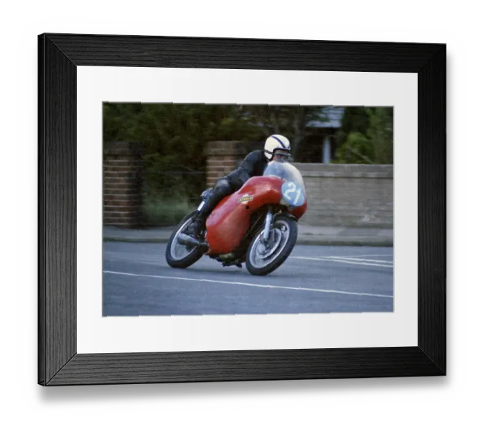 Framed Print : Ben Noble Norton 1973 Junior Manx Grand Prix Framed Print : Ben Noble Norton 1973 Junior Manx Grand Prix