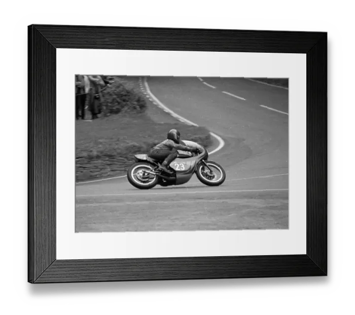 Framed Print : Chris Faulkner Yamaha 1981 Lightweight Manx Grand Prix Framed Print : Chris Faulkner Yamaha 1981 Lightweight Manx Grand Prix