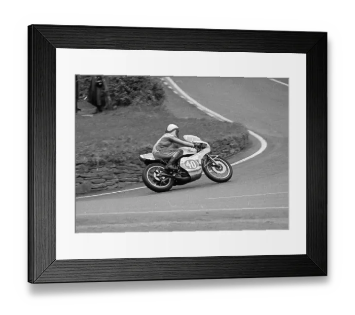 Framed Print : Rick Cannon Yamaha 1981 Lightweight Manx Grand Prix Framed Print : Rick Cannon Yamaha 1981 Lightweight Manx Grand Prix