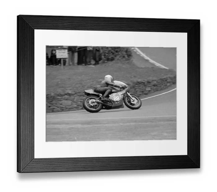 Framed Print : Kevin Wilson Yamaha 1981 Lightweight Manx Grand Prix Framed Print : Kevin Wilson Yamaha 1981 Lightweight Manx Grand Prix