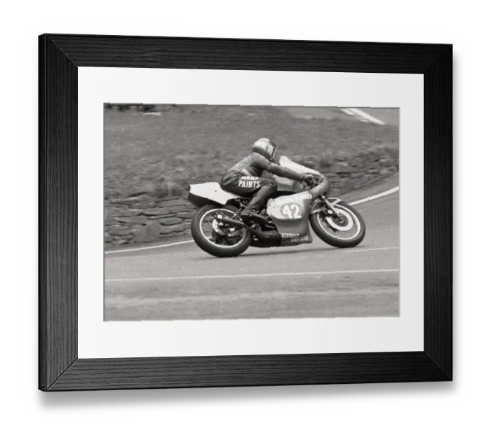 Framed Print : Chris Grose Yamaha 1981 Lightweight Manx Grand Prix Framed Print : Chris Grose Yamaha 1981 Lightweight Manx Grand Prix