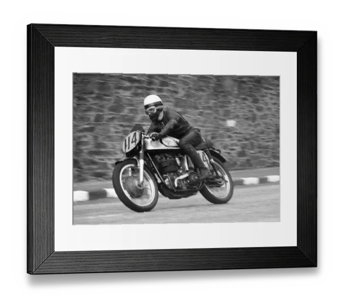 Framed Print : William Peatman Norton 1958 Junior Snaefell Newcomers Manx Grand Prix Framed Print : William Peatman Norton 1958 Junior Snaefell Newcomers Manx Grand Prix