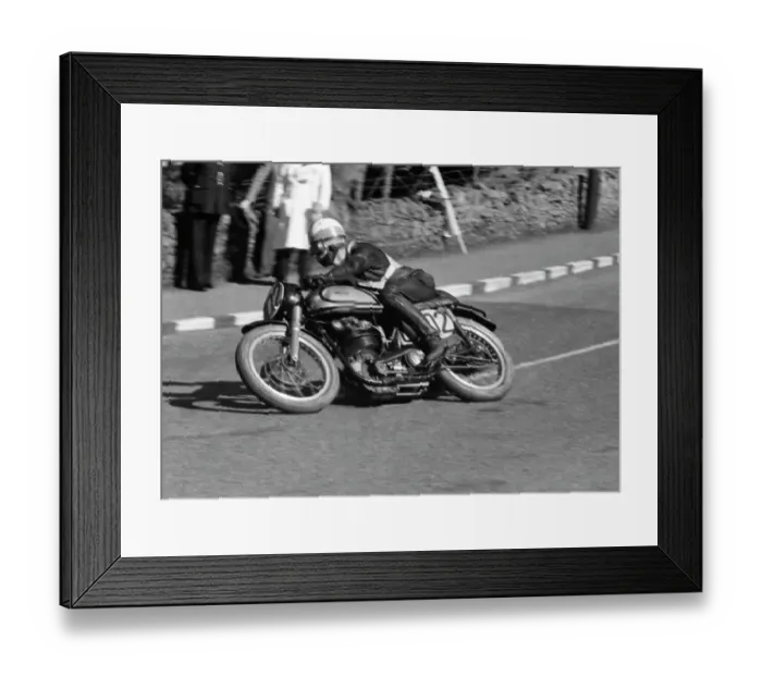 Framed Print : Ken Pitt Norton 1958 Junior Manx Grand Prix Framed Print : Ken Pitt Norton 1958 Junior Manx Grand Prix