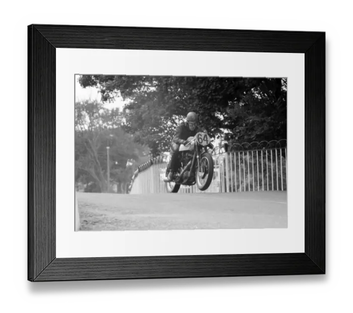 Framed Print : David Patrick (BSA) 1960 Senior Manx Grand Prix Framed Print : David Patrick (BSA) 1960 Senior Manx Grand Prix