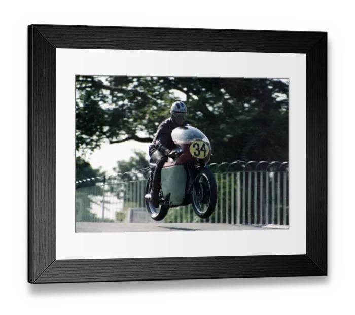 Framed Print : Neil Pendreigh Norton 1967 Senior Manx Grand Prix Framed Print : Neil Pendreigh Norton 1967 Senior Manx Grand Prix