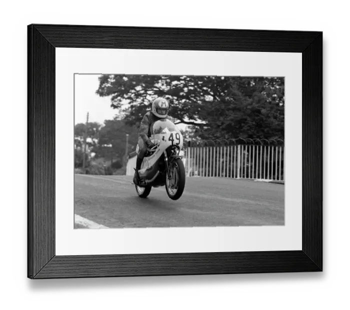 Framed Print : Mick Pepper Yamaha 1972 Junior Manx Grand Prix Framed Print : Mick Pepper Yamaha 1972 Junior Manx Grand Prix