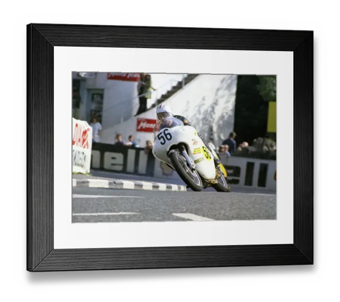 Framed Print : Ernie Pitt Norton 1973 Senior Manx Grand Prix Framed Print : Ernie Pitt Norton 1973 Senior Manx Grand Prix