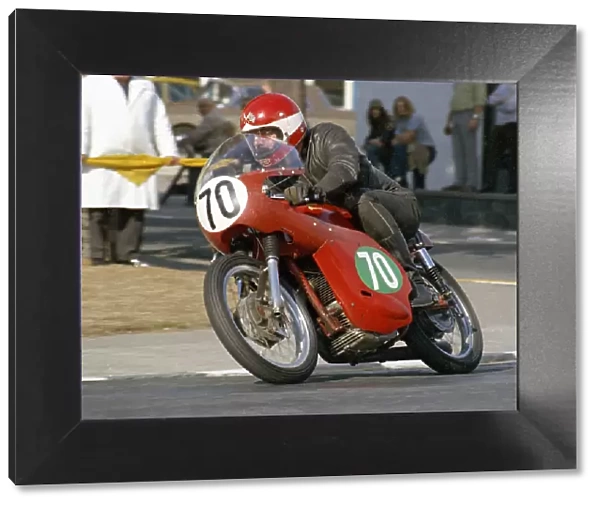 Maurice Phillips (Ducati) 1975 Lightweight Manx Grand Prix