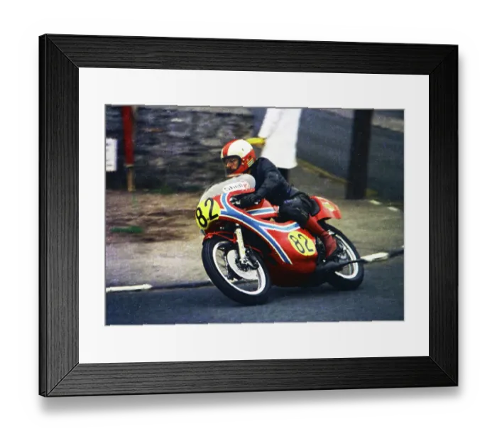 Framed Print : Dave Pickering Yamaha 1976 Senior Manx Grand Prix