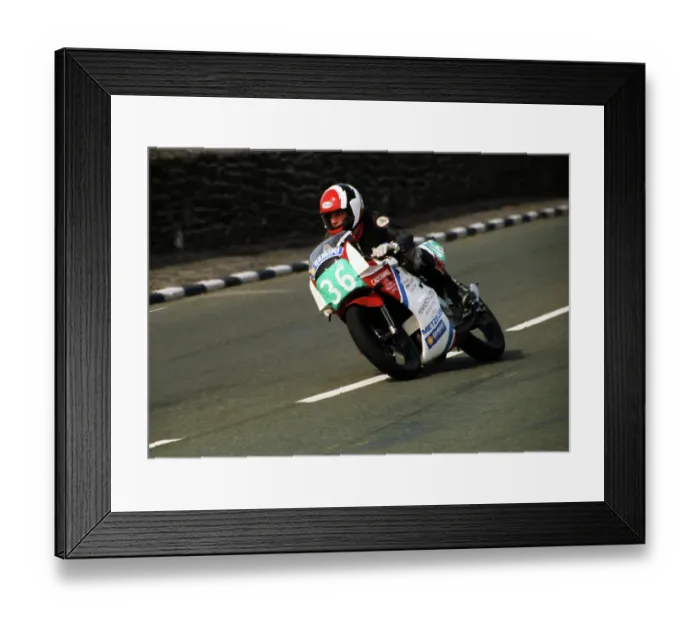 Framed Print : Phillip Pennington Yamaha 1989 Lightweight Manx Grand Prix Framed Print : Phillip Pennington Yamaha 1989 Lightweight Manx Grand Prix