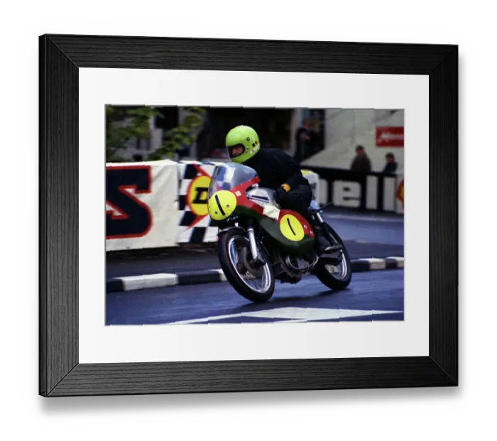 Framed Print : Tom Dickie Matchless 1972 Senior TT Framed Print : Tom Dickie Matchless 1972 Senior TT