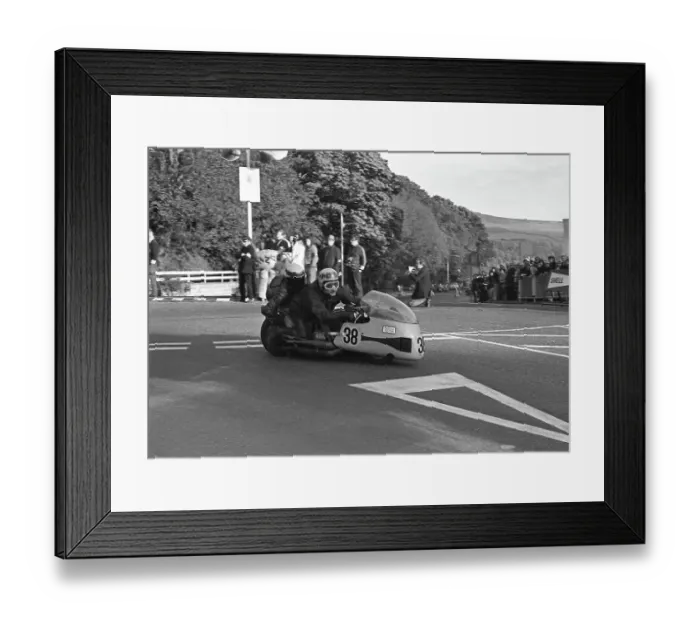 Framed Print : John Graham Bill Forrest HiTac Suzuki 1973 750 Sidecar TT Framed Print : John Graham Bill Forrest HiTac Suzuki 1973 750 Sidecar TT