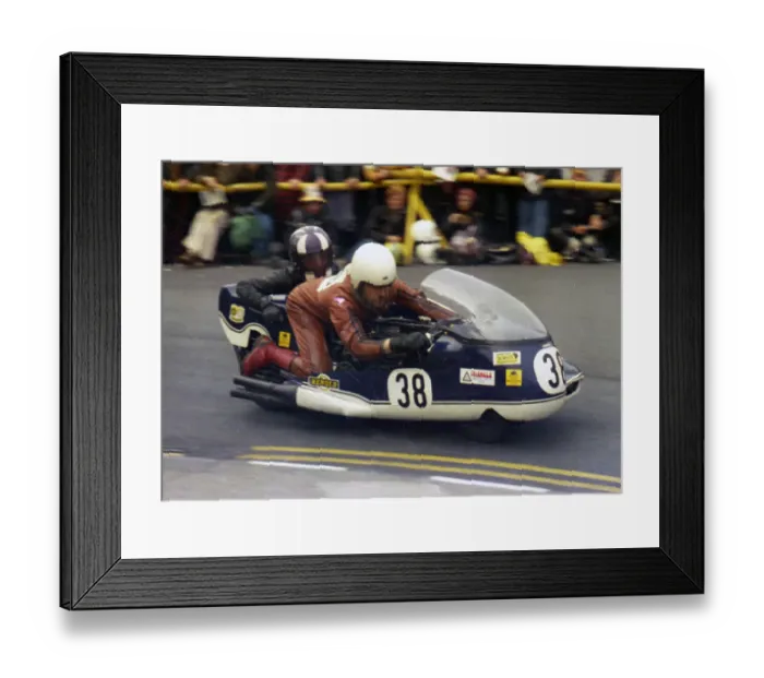 Framed Print : Mick Potter Beverley Martin Yamaha 1977 Sidecar TT Framed Print : Mick Potter Beverley Martin Yamaha 1977 Sidecar TT