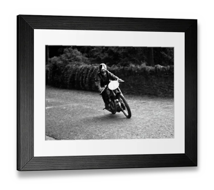 Framed Print : R D Briscoe Norton 1949 Junior Clubman TT Practice Framed Print : R D Briscoe Norton 1949 Junior Clubman TT Practice