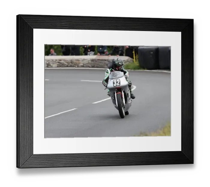 Framed Print : Ben Rea Honda 2022 Senior Classic Manx Grand Prix Framed Print : Ben Rea Honda 2022 Senior Classic Manx Grand Prix