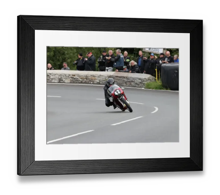 Framed Print : Jeff Smith Matchless 2022 Senior Classic Manx Grand Prix Framed Print : Jeff Smith Matchless 2022 Senior Classic Manx Grand Prix