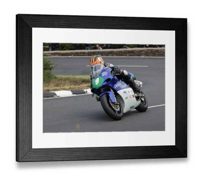 Framed Print : James Hind Yamaha 2022 Lightweight Manx Grand Prix Framed Print : James Hind Yamaha 2022 Lightweight Manx Grand Prix