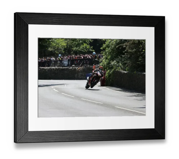 Framed Print : James Hind Suzuki 2023 Superstock TT
